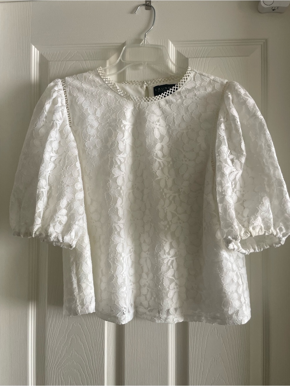 Laundry By Shelli Segal White Floral Lace Puff-Sleeve Blouse
